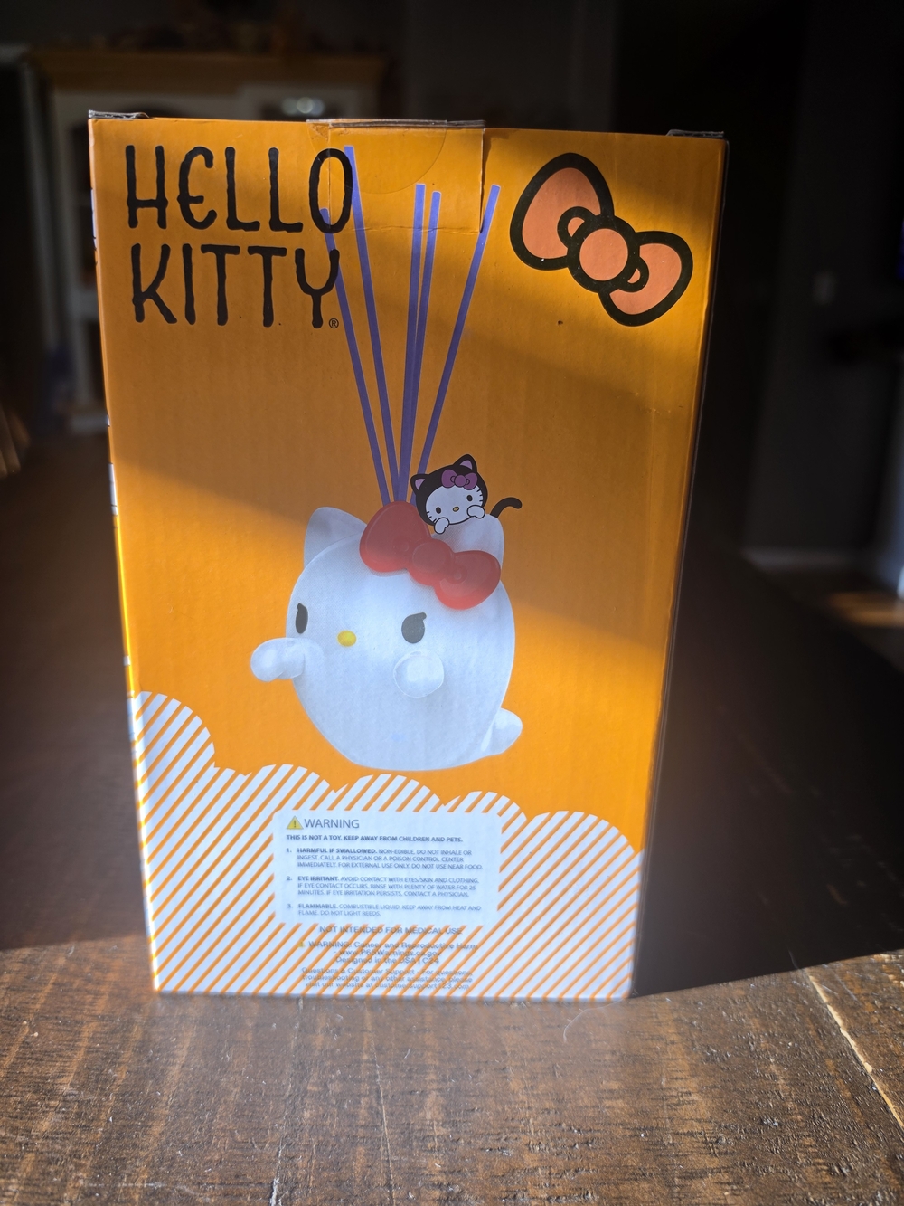 Hello Kitty Ceramic Reed Diffuser - Cinnamon Scent - Picture 3 of 3